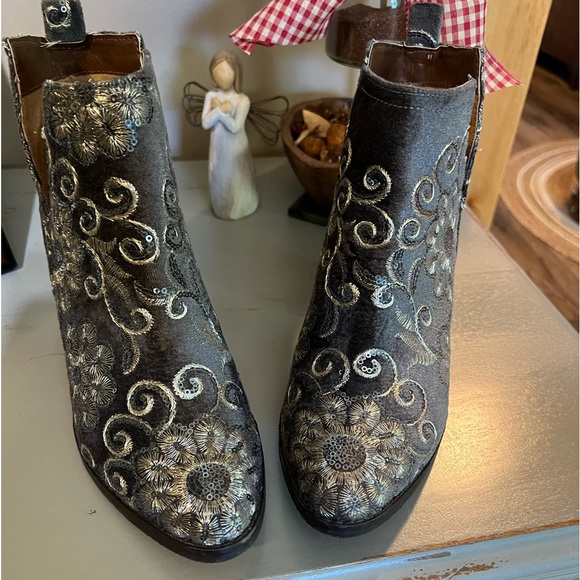 Naughty Monkey ankle boots - Picture 2 of 2